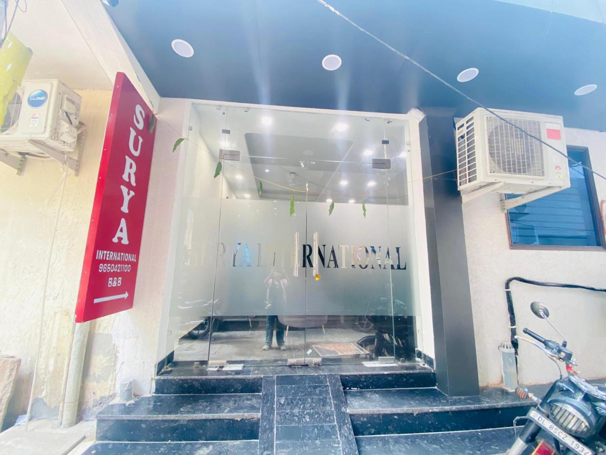 Surya International Nova Deli Exterior foto