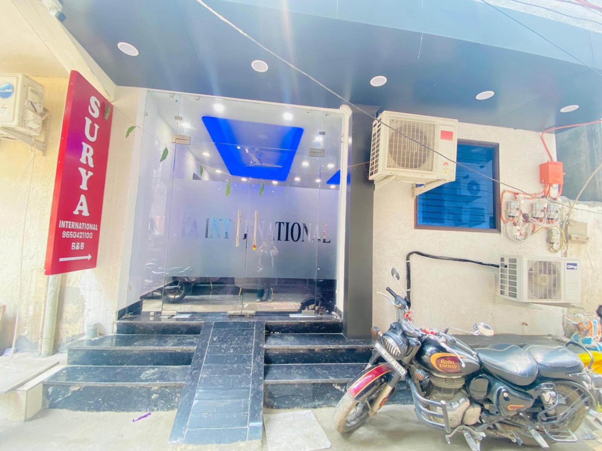 Surya International Nova Deli Exterior foto